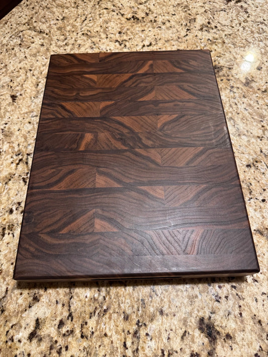 Premium All Walnut Grain Cutting Board Masterpiece Design #1