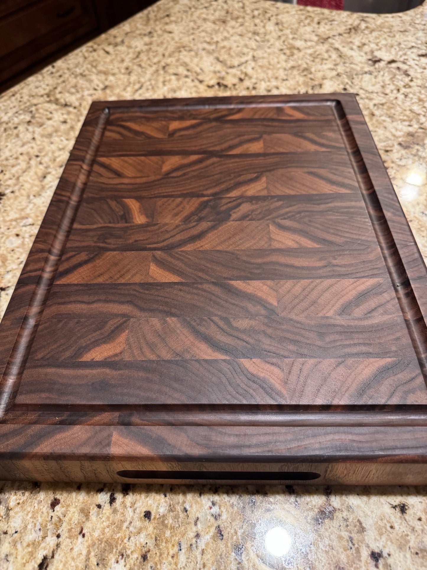 Premium All Walnut Grain Cutting Board Masterpiece Design #1