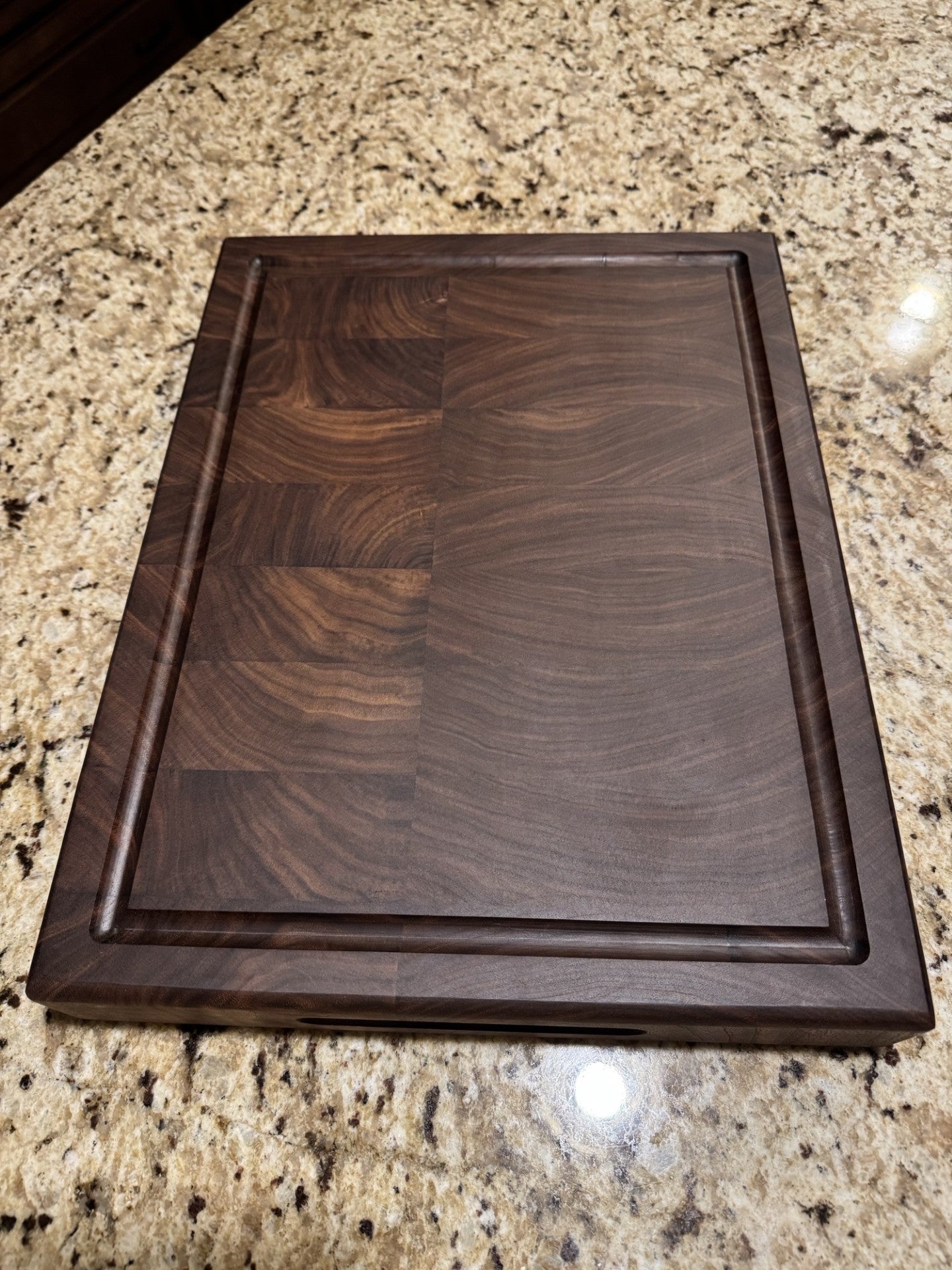 Premium All Walnut Grain Cutting Board Masterpiece Design #2