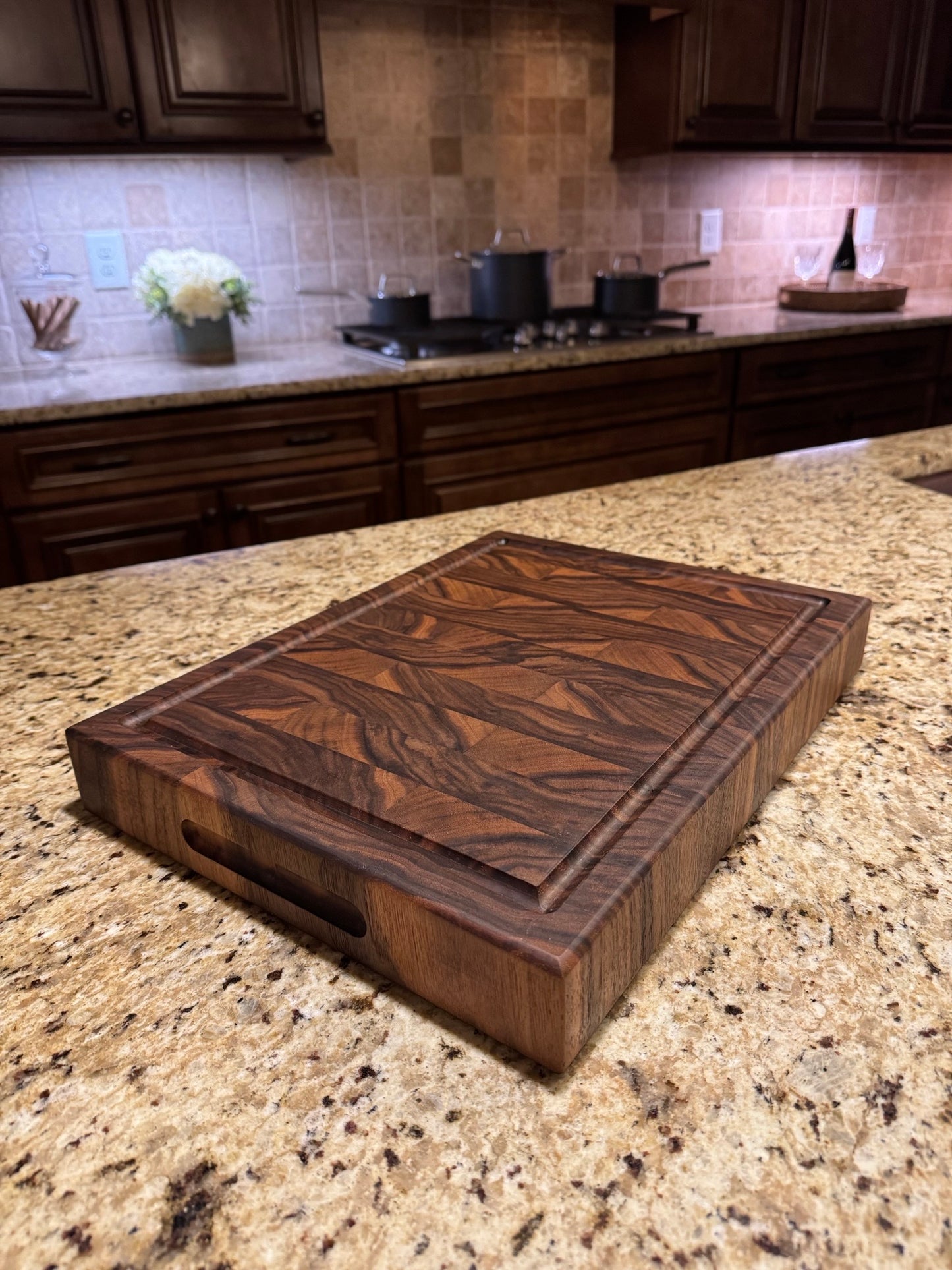 Premium All Walnut Grain Cutting Board Masterpiece Design #1