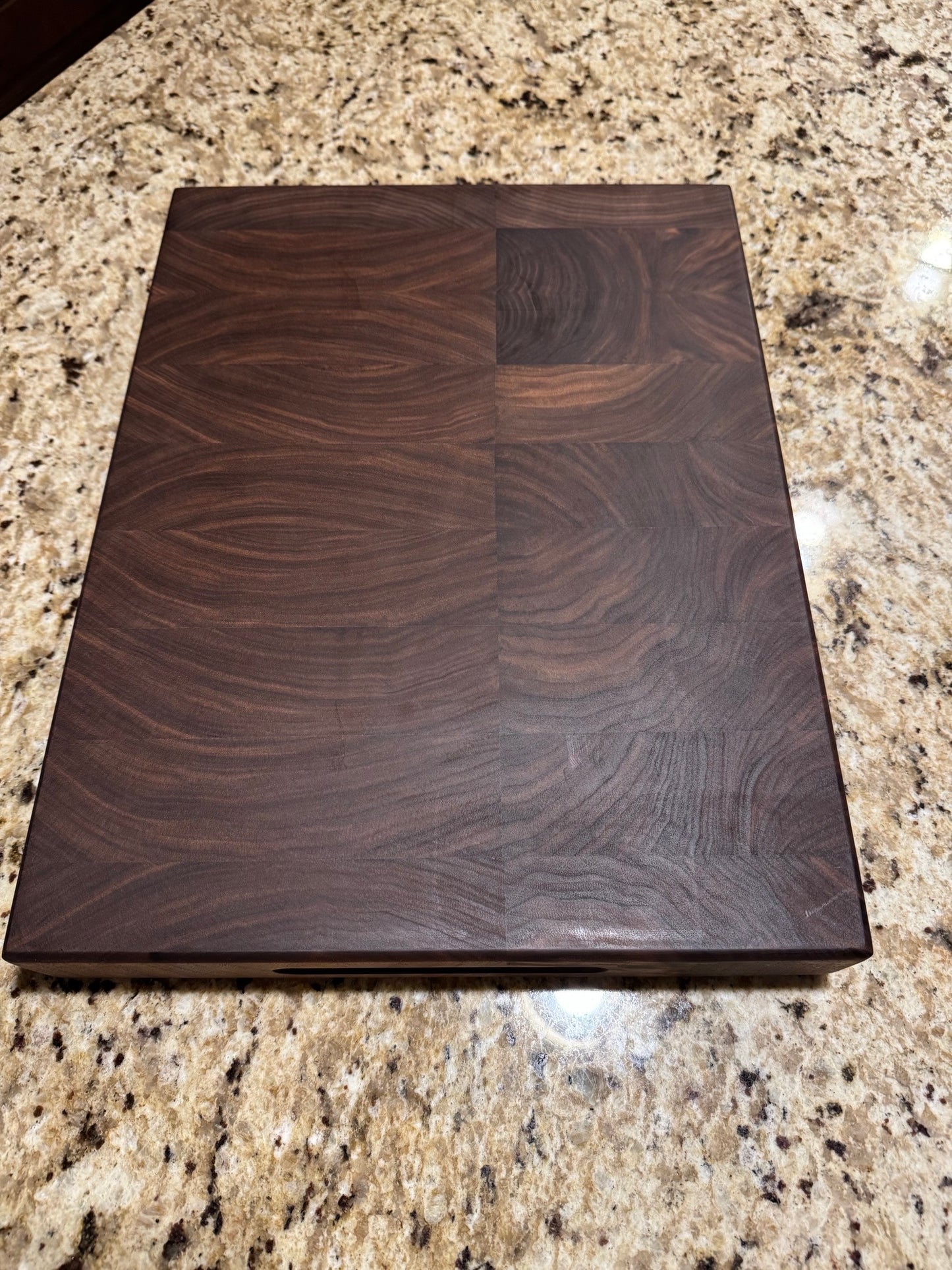 Premium All Walnut Grain Cutting Board Masterpiece Design #2