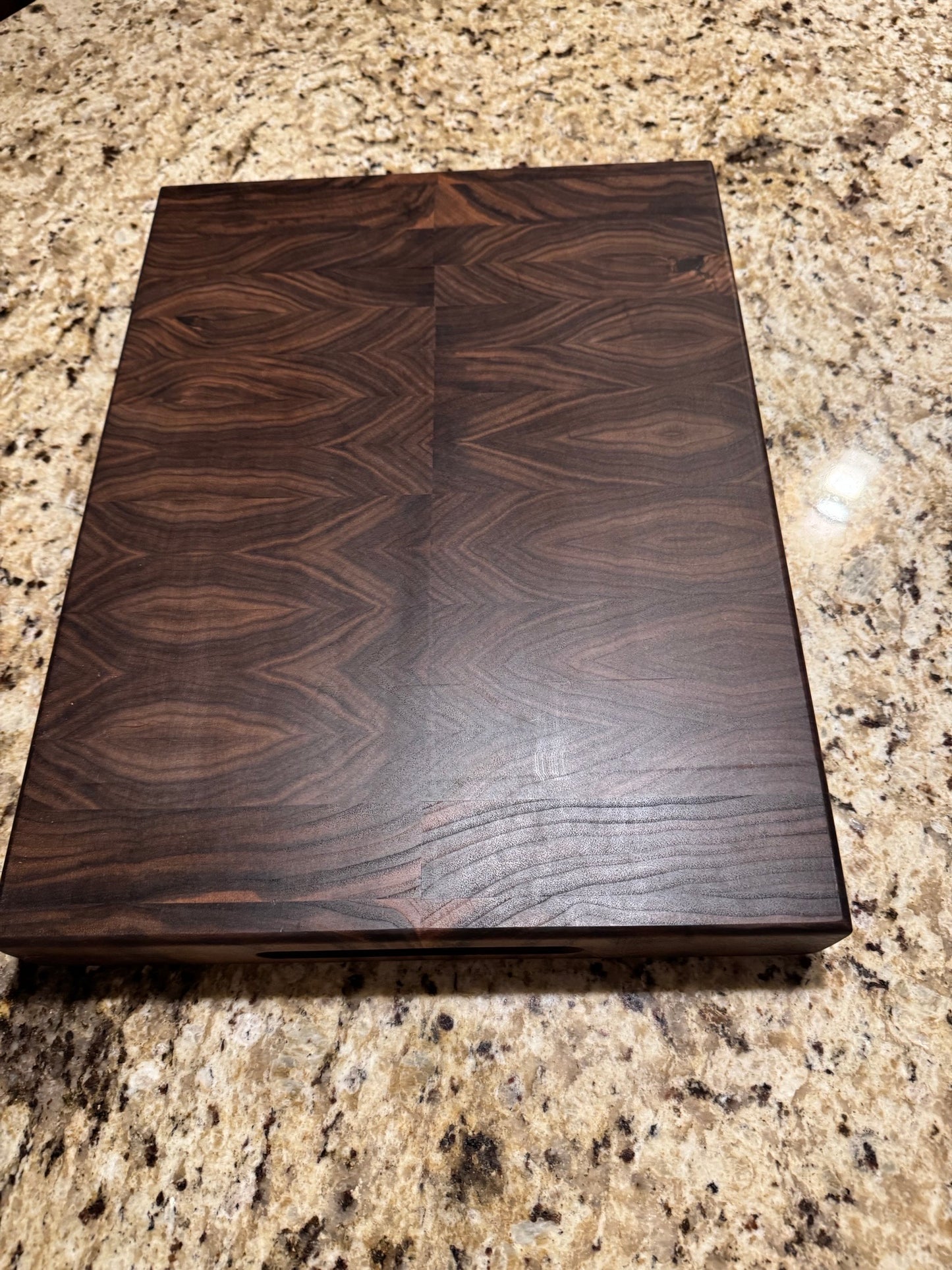Premium All Walnut Grain Cutting Board Masterpiece Design #3