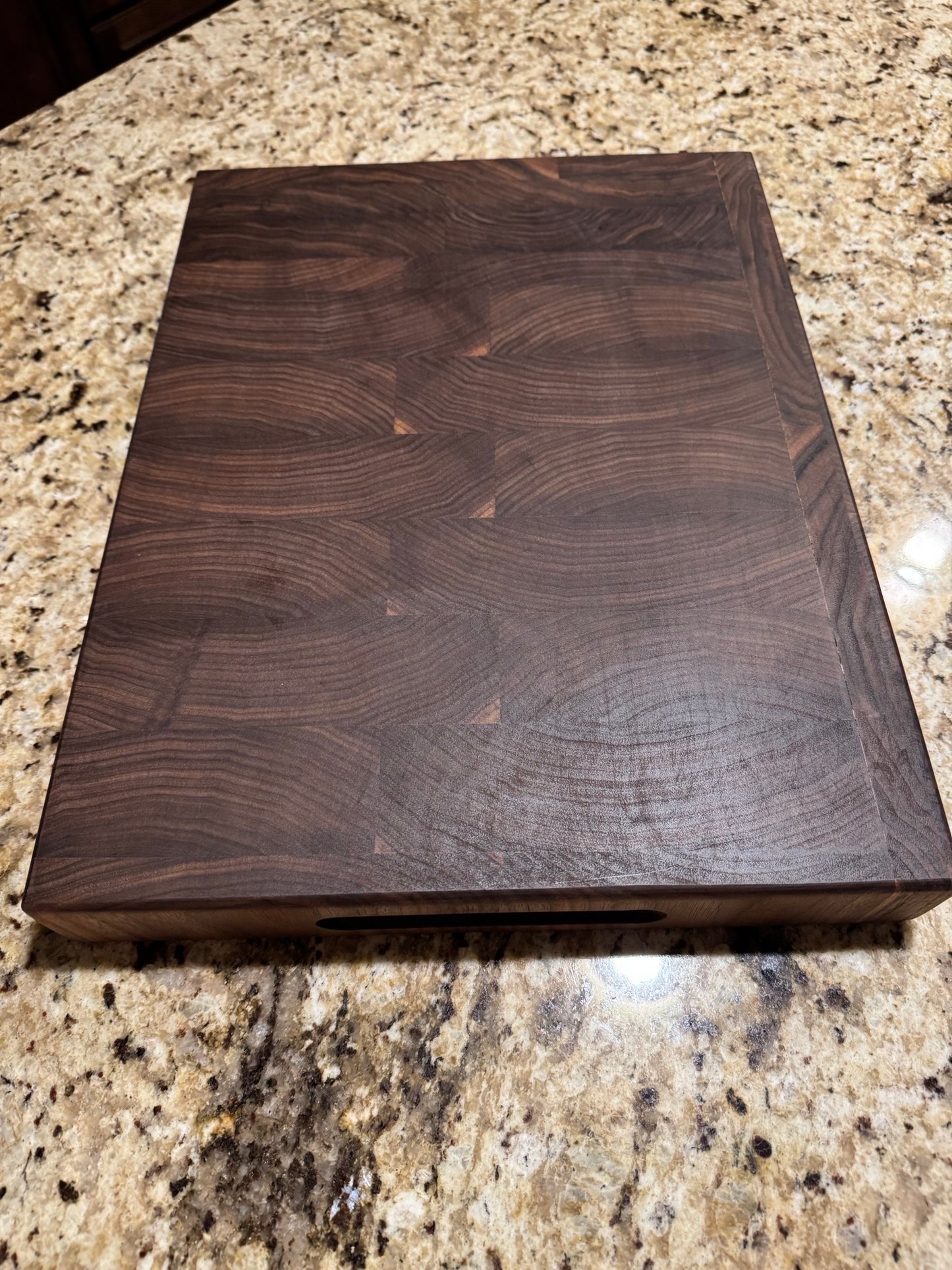 Premium All Walnut Grain Cutting Board Masterpiece Design #4