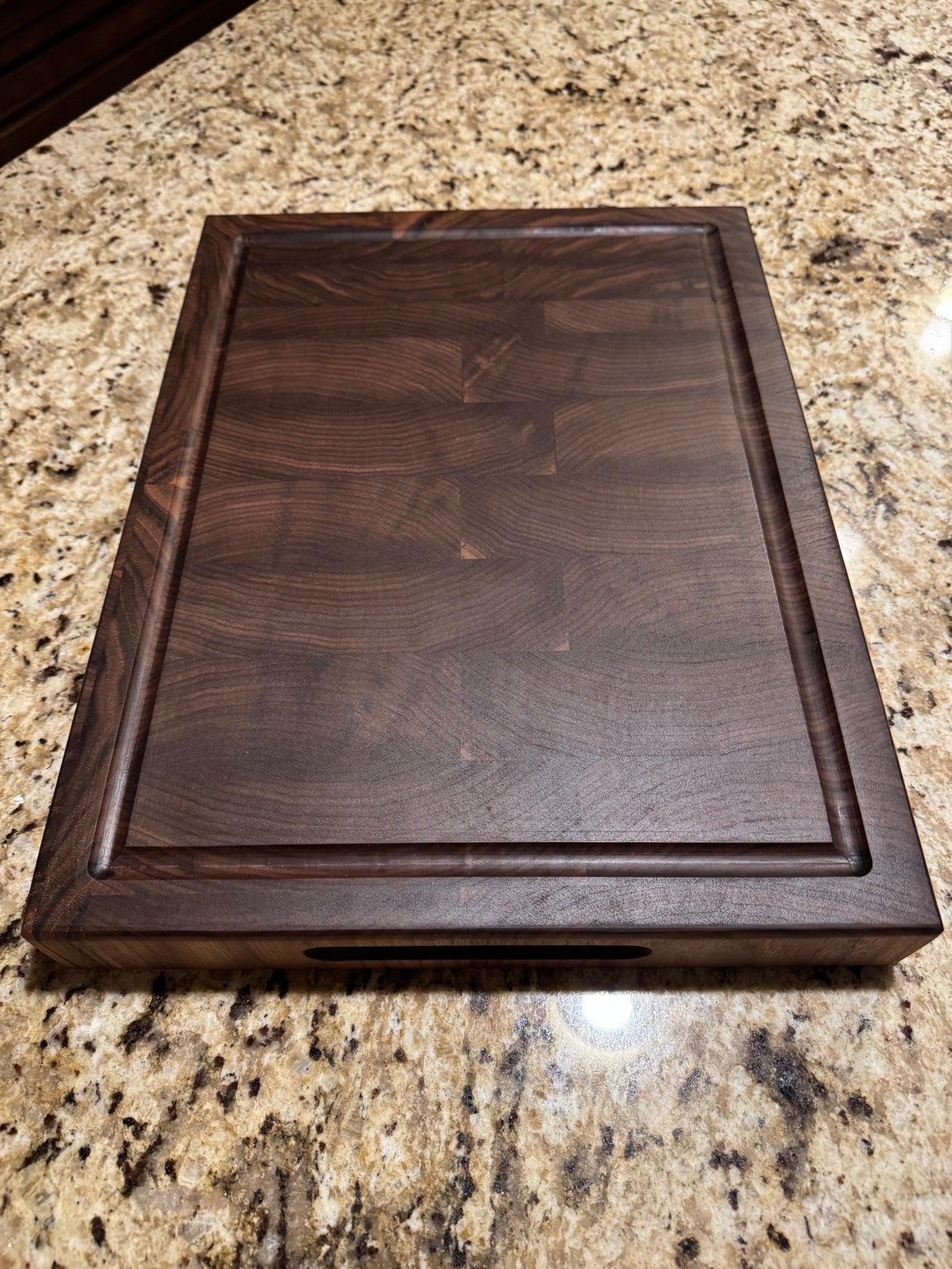 Premium All Walnut Grain Cutting Board Masterpiece Design #4